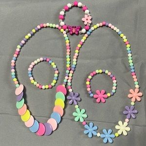 2 Sets bracelet and necklace with 1 bracelet